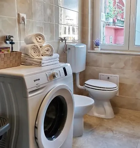 Honeycomb - Free Parking * 斯普利特