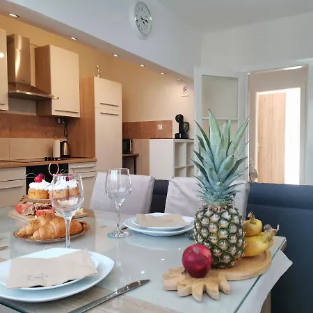 Honeycomb - Free Parking