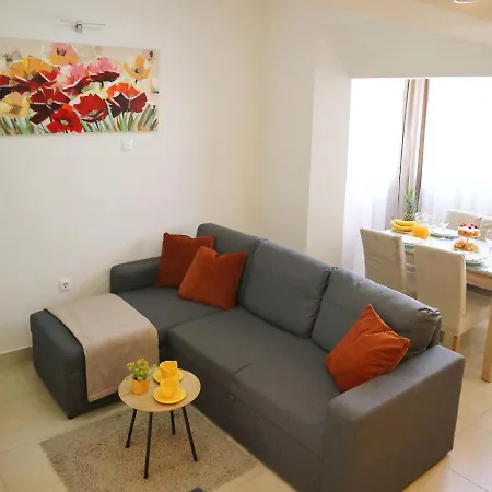 Honeycomb - Free Parking Apartment